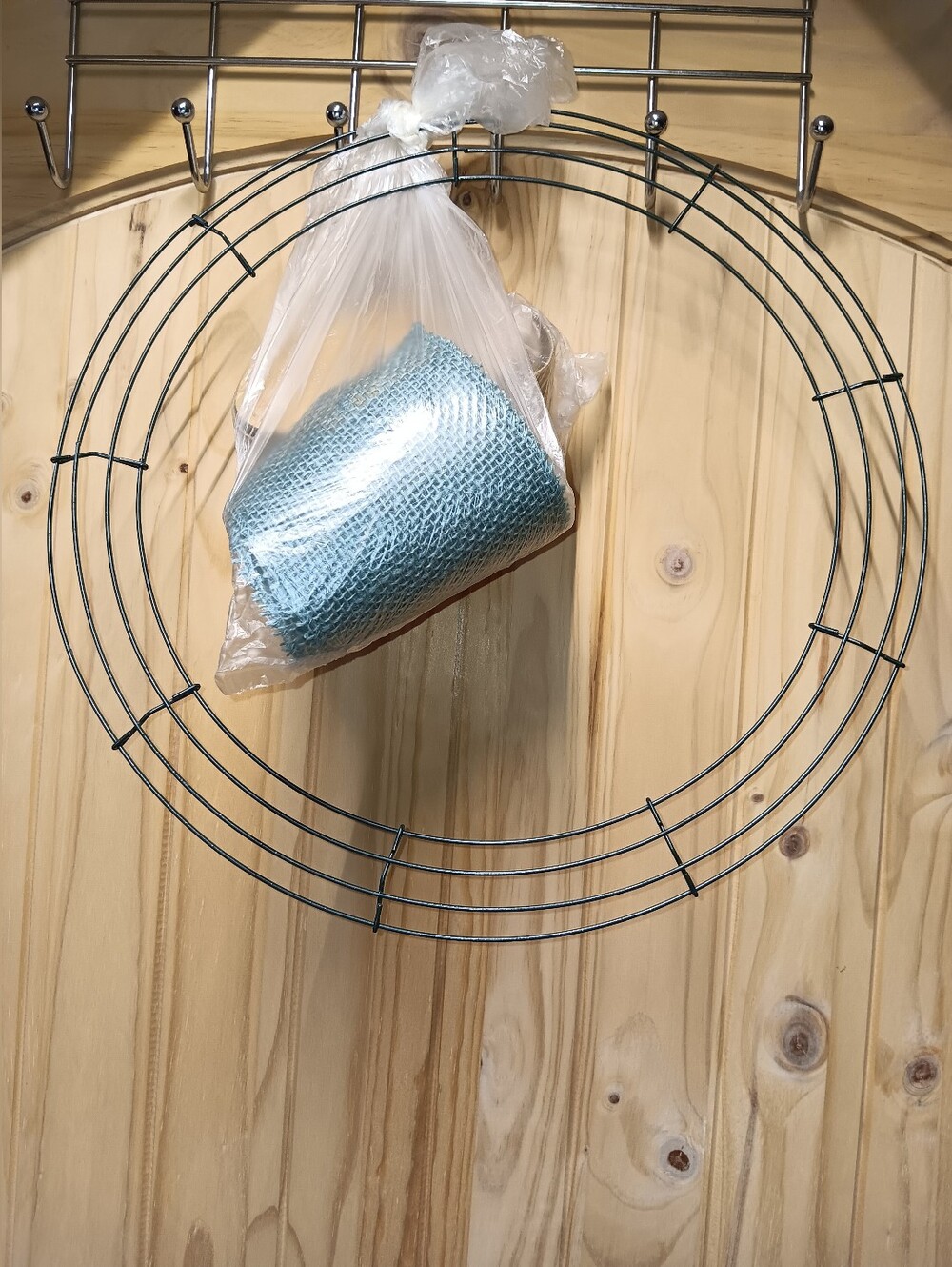 Decorative Metal Wreath Frame with Teal Mesh Roll And Burlap Full Roll